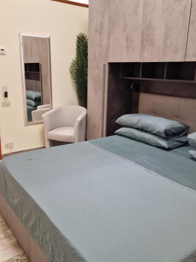 In Pieno Centro Storico Antico Quadrilatero Apartment Bologna Bagian luar foto